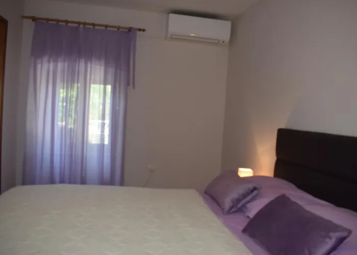 Apartments Sabina I Grapes