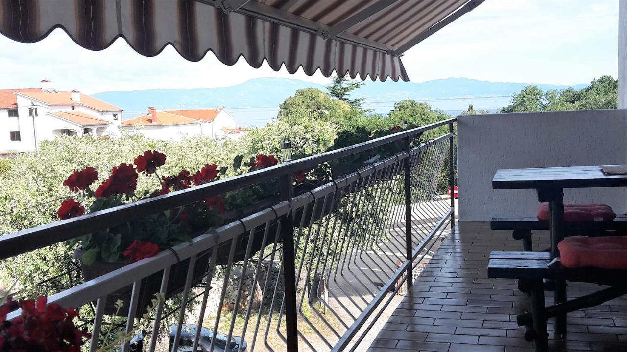 Apartment Sabina I Grapes Malinska